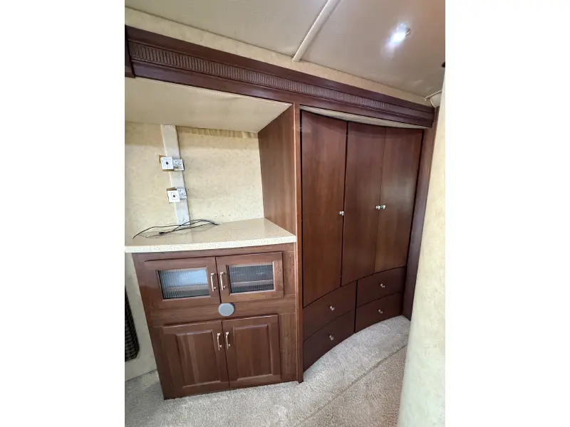 2008 WINNEBAGO TOUR 40TD