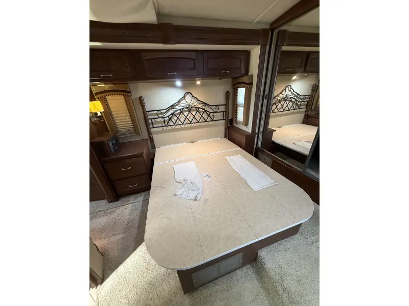 2008 WINNEBAGO TOUR 40TD