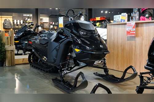 2025 Ski-Doo Summit Adrenaline w/ Edge Package 146 600R E-TEC SHOT 600R E-TEC 154 2.5 in elk grove CA