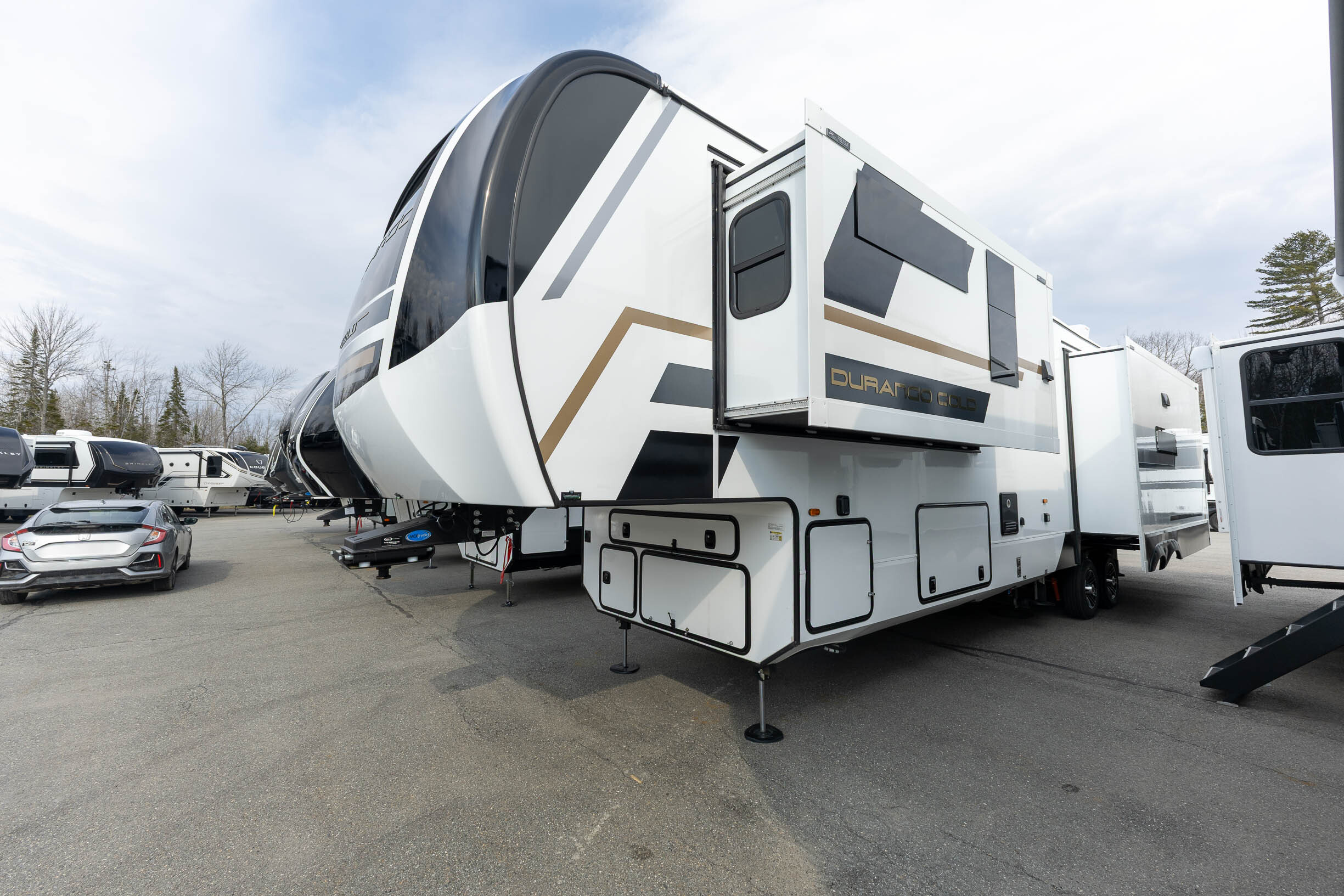 2026 Kz Rv Durango Gold G384MSQ Base in bangor ME