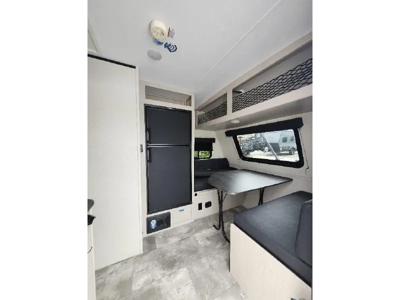 2023 COACHMEN apex 16r