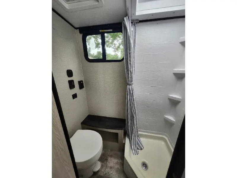 2023 COACHMEN apex 16r