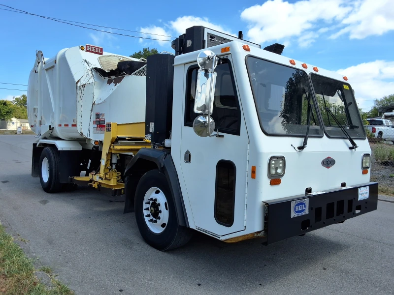2019 CRANE CARRIER LET2