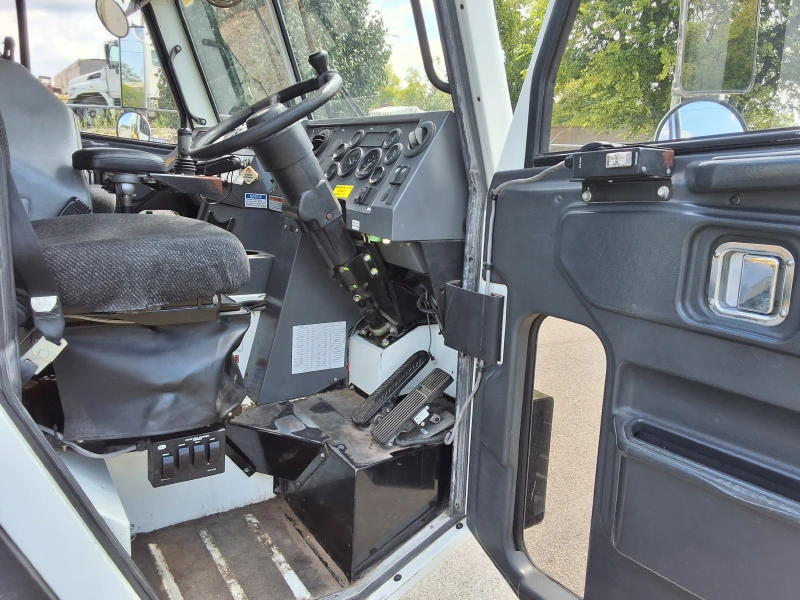 2019 CRANE CARRIER LET2