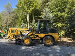 2005 DEERE 244J