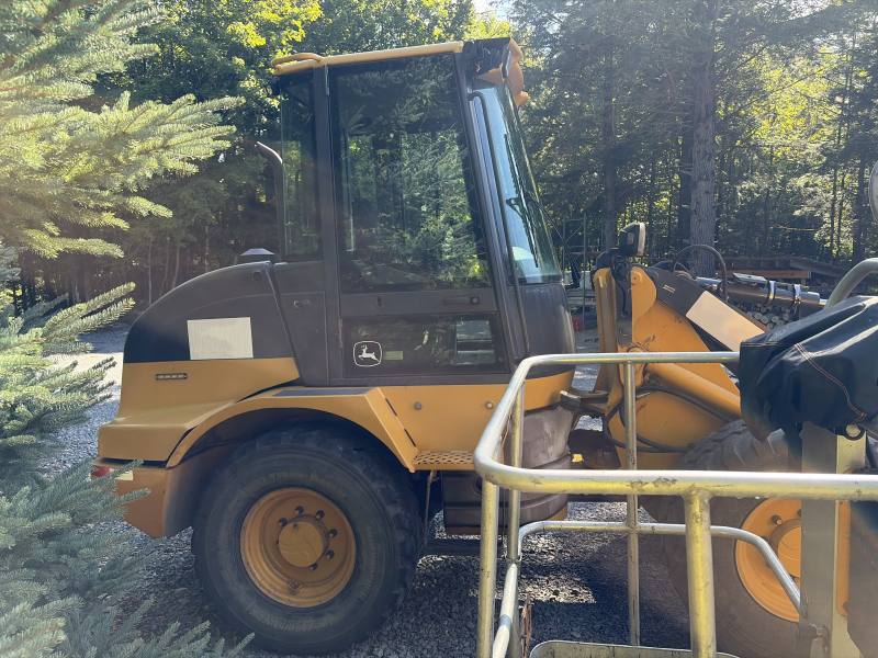 2005 DEERE 244J