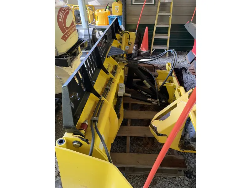 2005 DEERE 244J