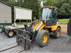 2005 DEERE 244J