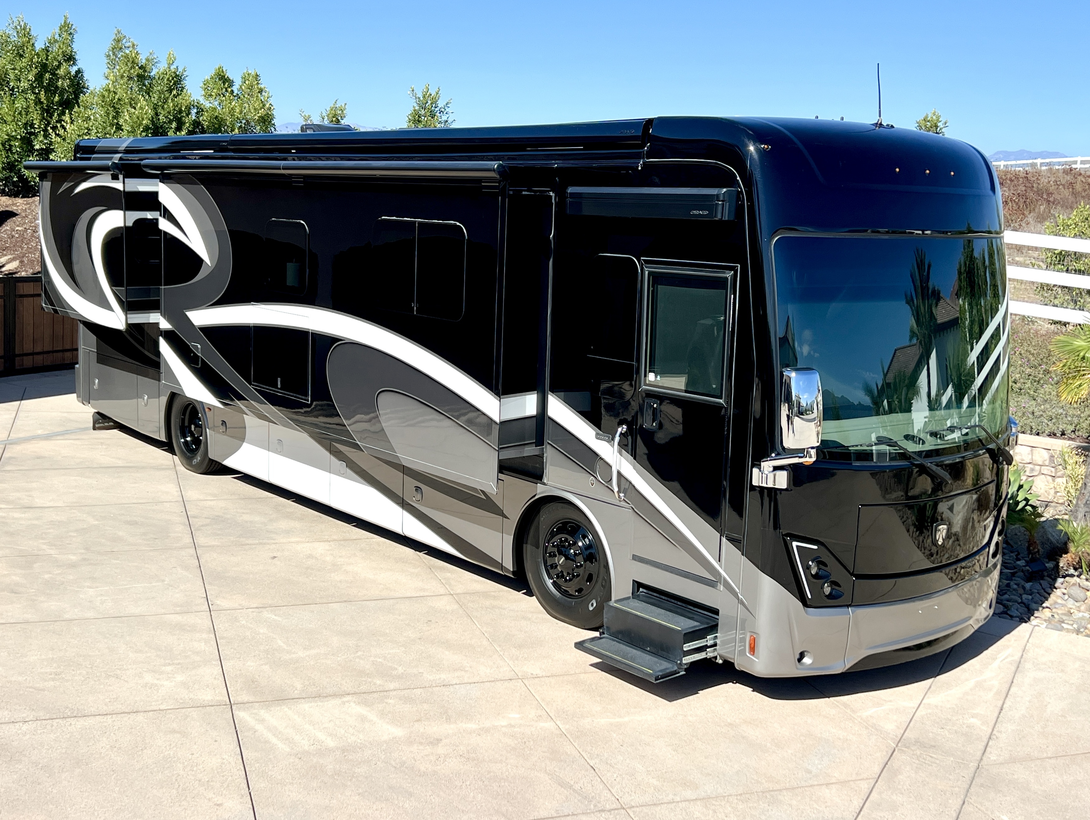 2018 Thor Motor Coach TUSCANY 38SQ RV