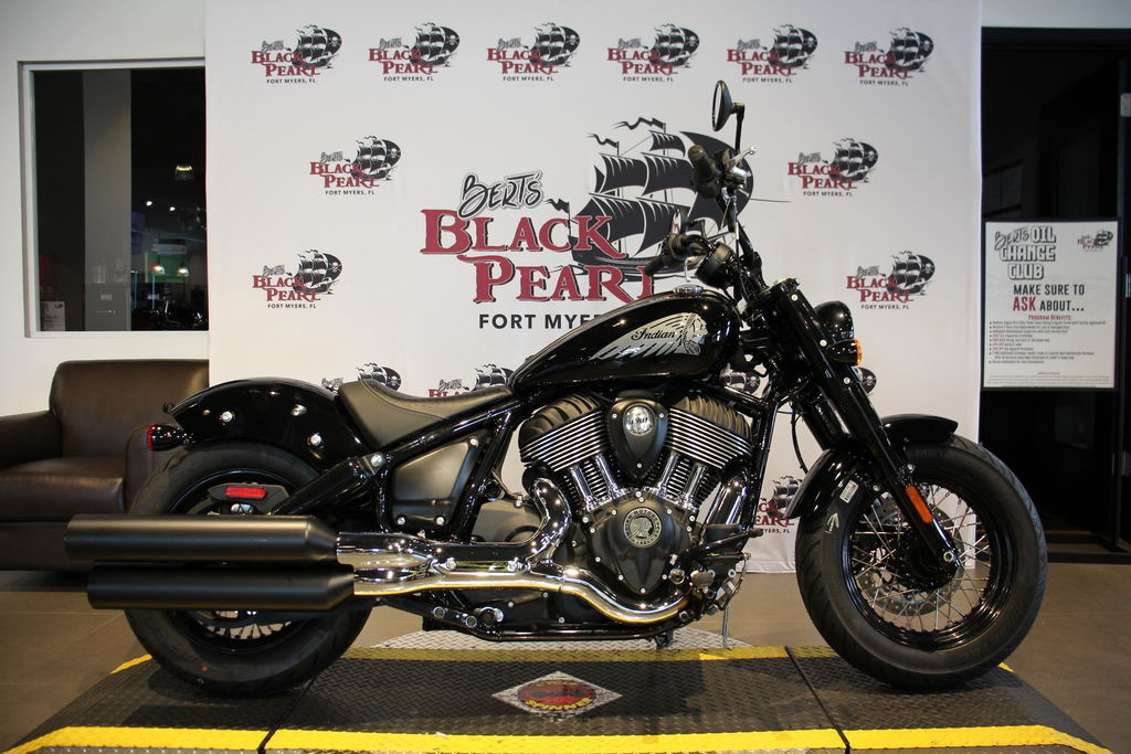 2026 Indian CHIEF BOBBER BLACK MMETALLIC BASE in Fort Myers, FL