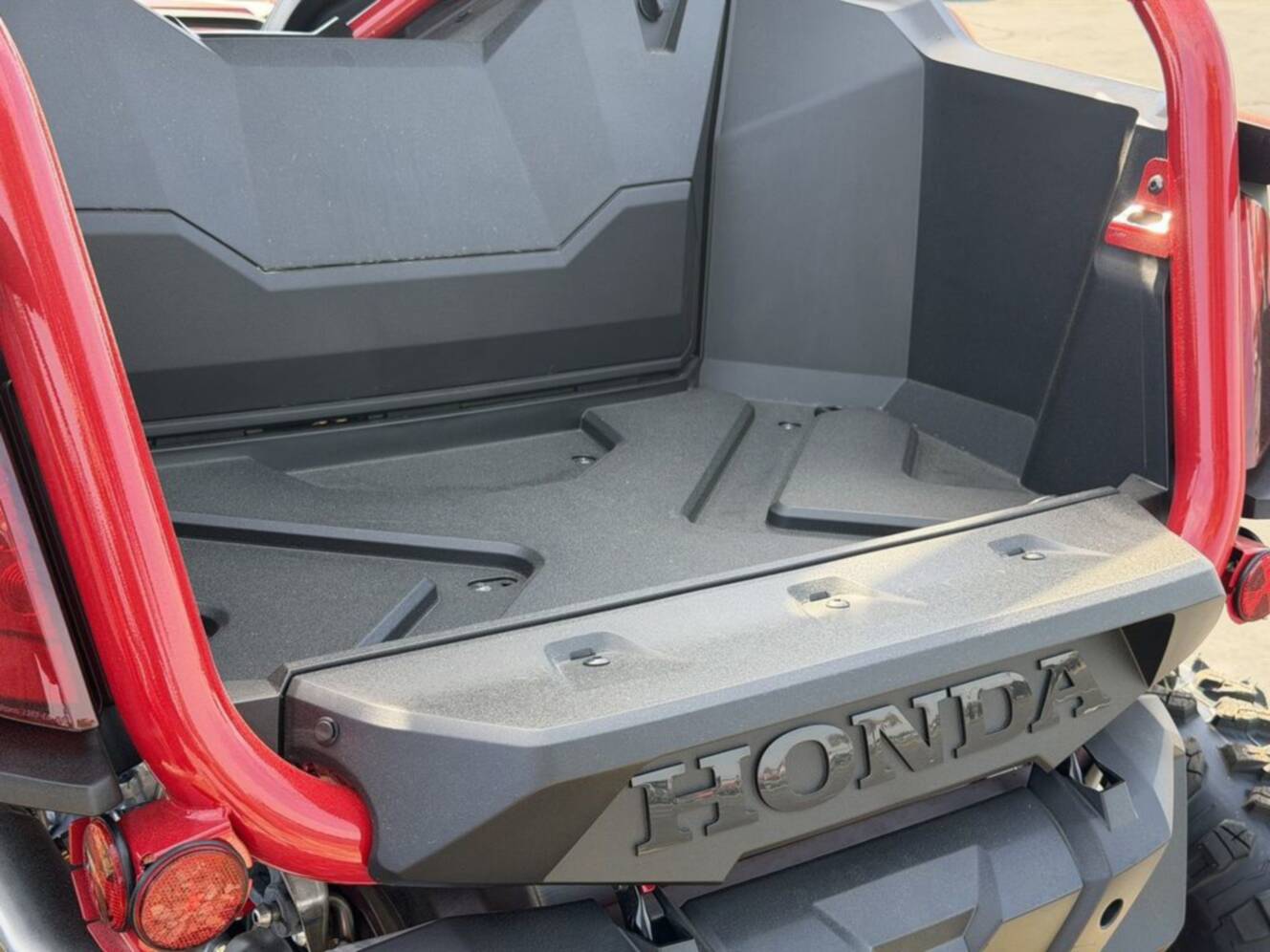 A photo of this 2026 Honda Talon 1000R FOX Live Valve