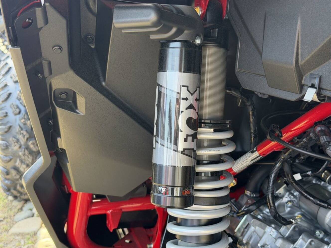 A photo of this 2026 Honda Talon 1000R FOX Live Valve