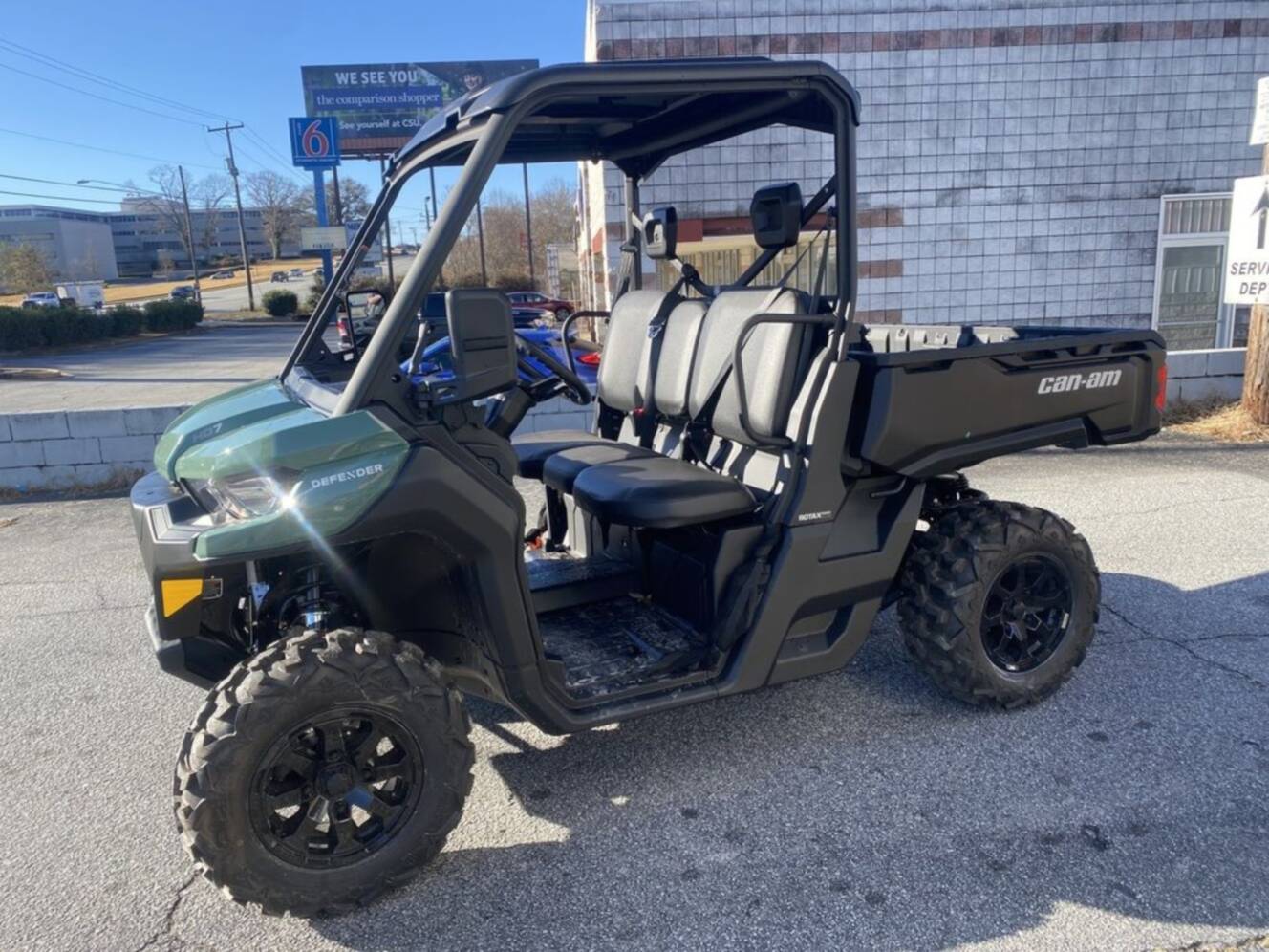 A photo of this 2026 Can-Am DEFENDER DPS HD7