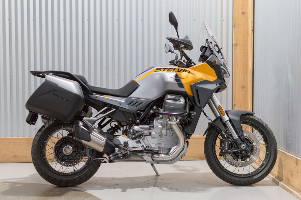 2024 Moto Guzzi Stelvio in dunmore PA