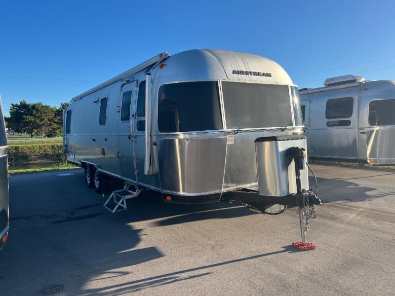2022 Airstream Classic 30RB Twin in traverse city MI