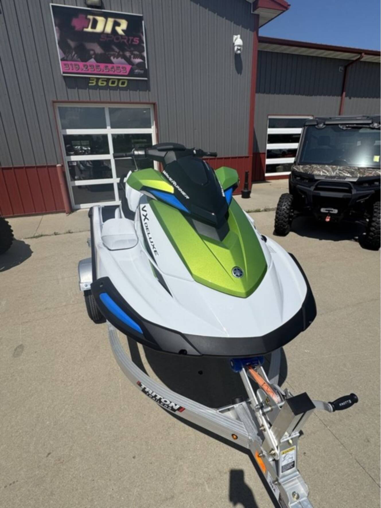 A photo of this 2026 Yamaha VX DELUXE W/AUDIO-WHITE