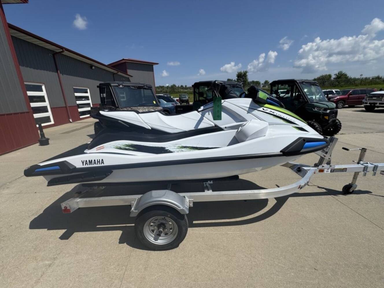 A photo of this 2026 Yamaha VX DELUXE W/AUDIO-WHITE