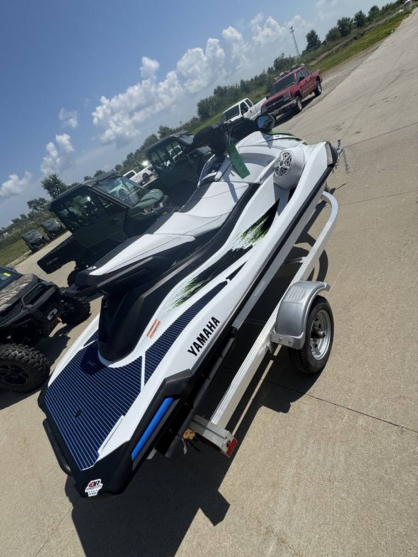 A photo of this 2026 Yamaha VX DELUXE W/AUDIO-WHITE