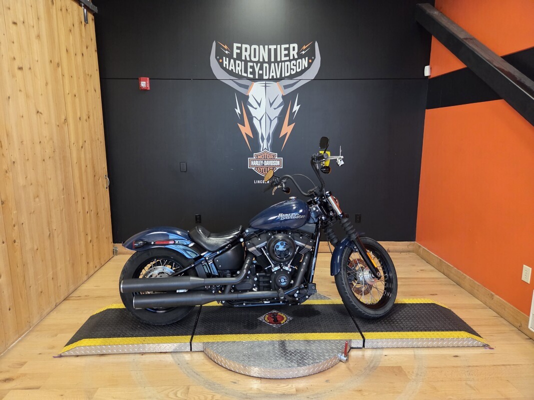 2019 Harley-Davidson Street Bob in Lincoln, NE