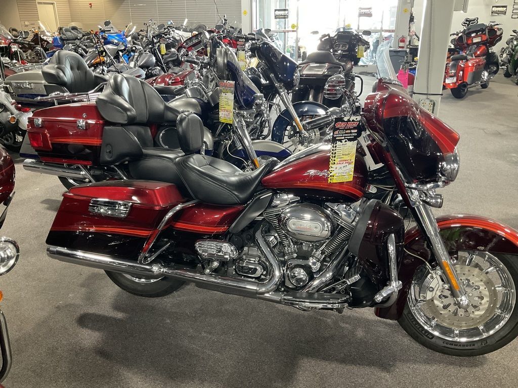 2009 Harley-Davidson® FLHTCUSE4 CVO ULTRA CLASSIC in Johnstown, PA