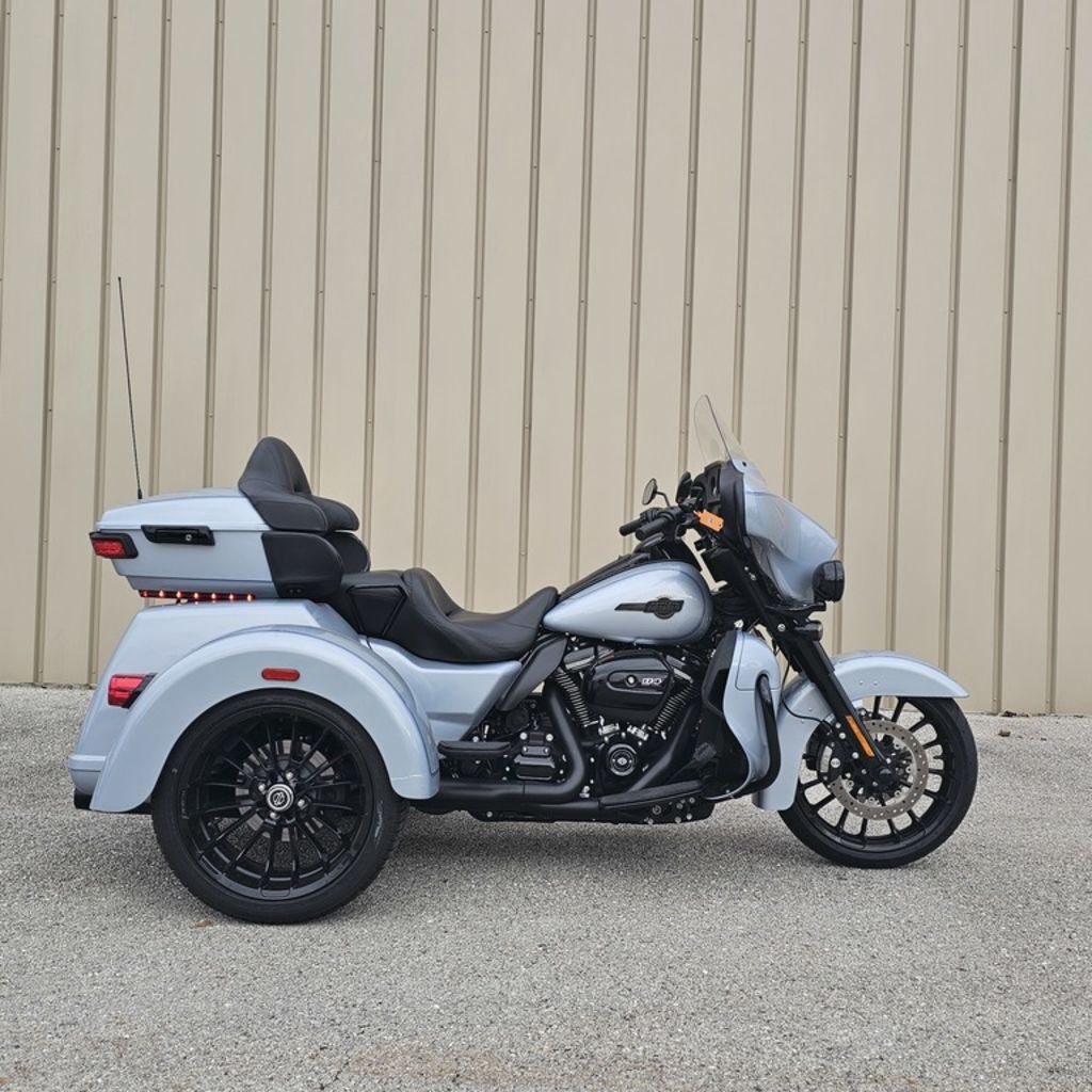 2025 Harley-Davidson® FLHTCUTG - Tri Glide® Ultra ULTRA CLASSIC in Springfield, MO