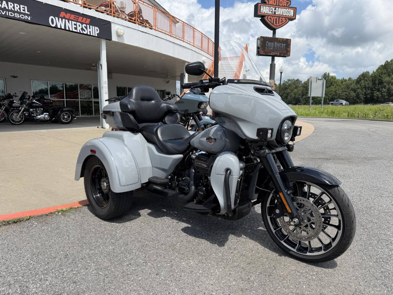 A photo of this 2024 Harley-Davidson Tri Glide Ultra