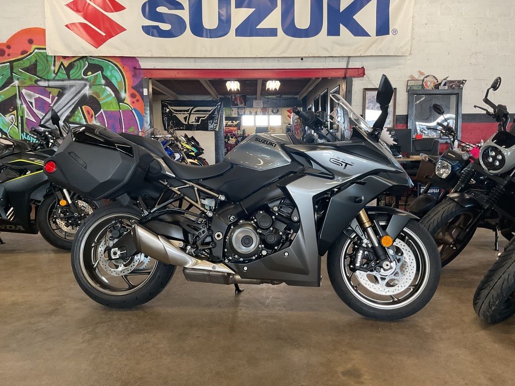 2025 Suzuki GSX-S1000GT+ 1000GT+ in Lansing, MI