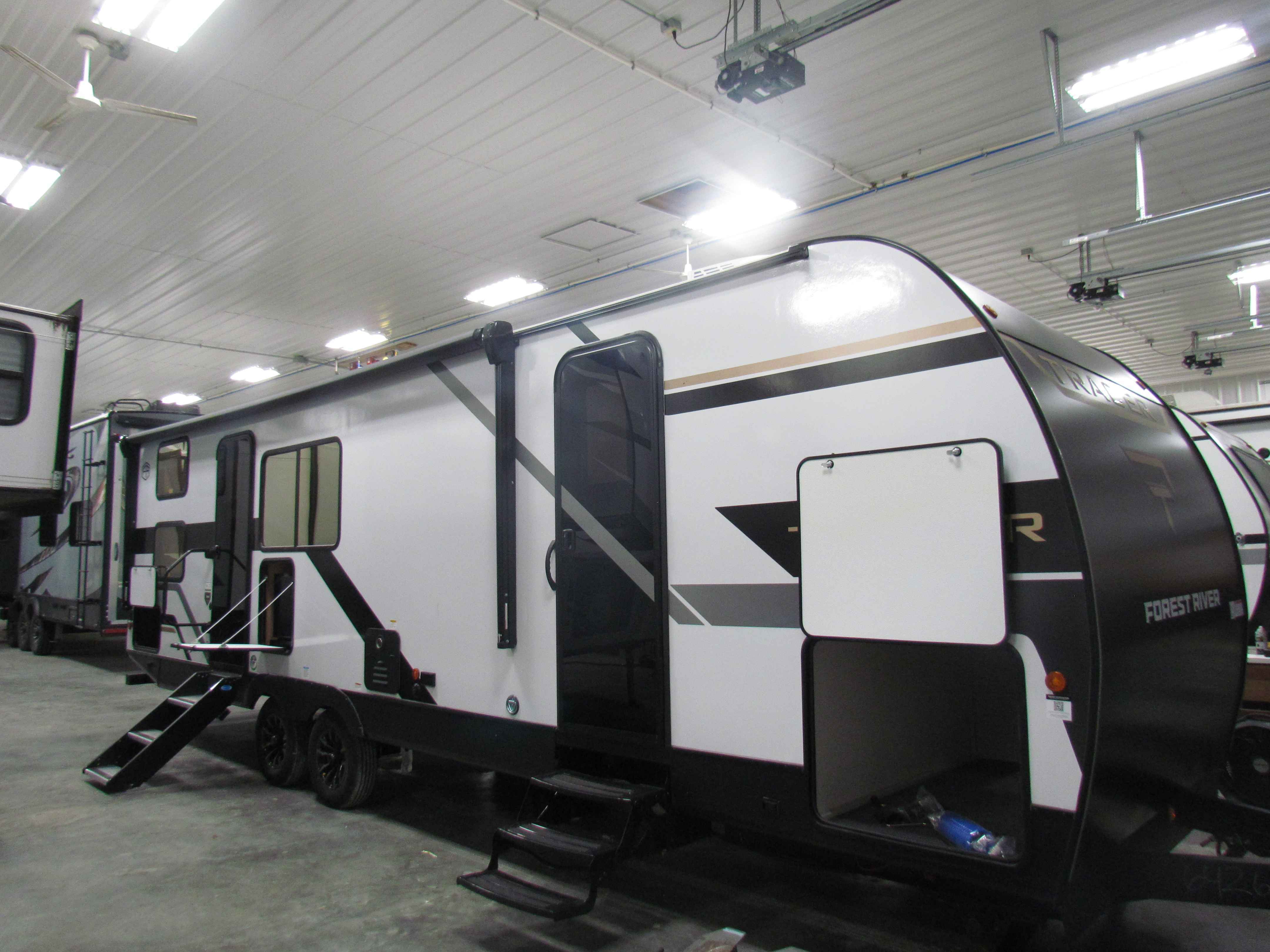 2026 Prime Time Tracer 275 BH RV