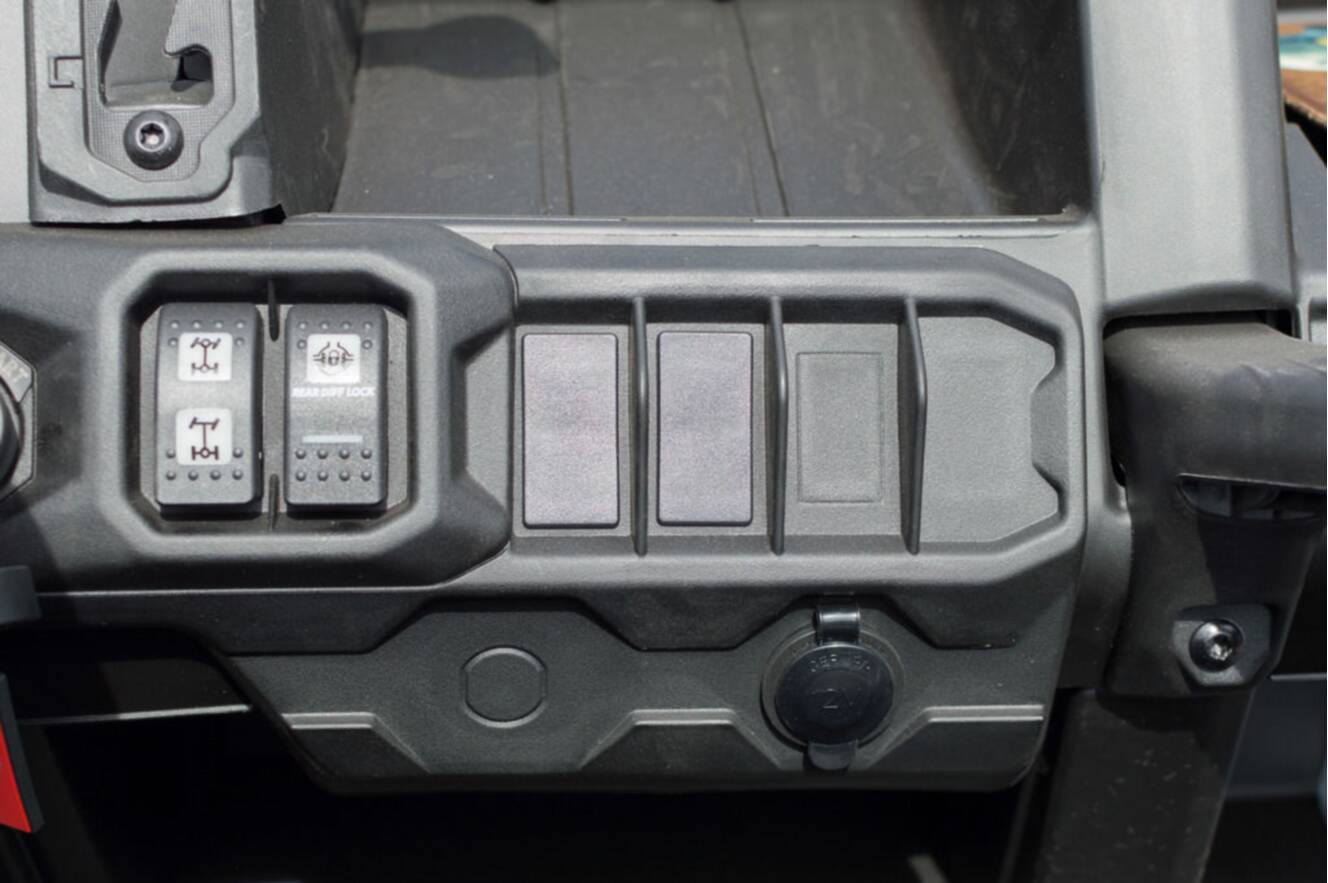 A photo of this 2026 Can-Am Defender DPS HD7 Compass Green