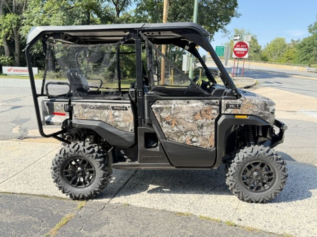 2026 Honda® Pioneer 1000-5 Deluxe in palmerton PA