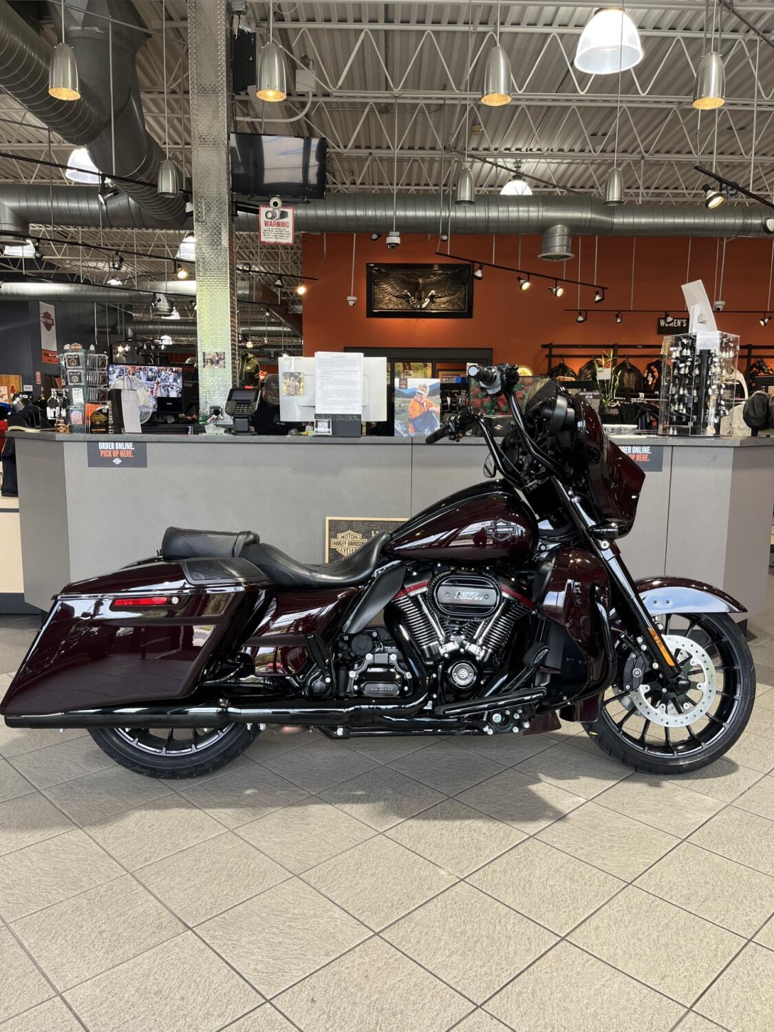2019 Harley-Davidson CVO Street Glide CVO in Oakdale, NY