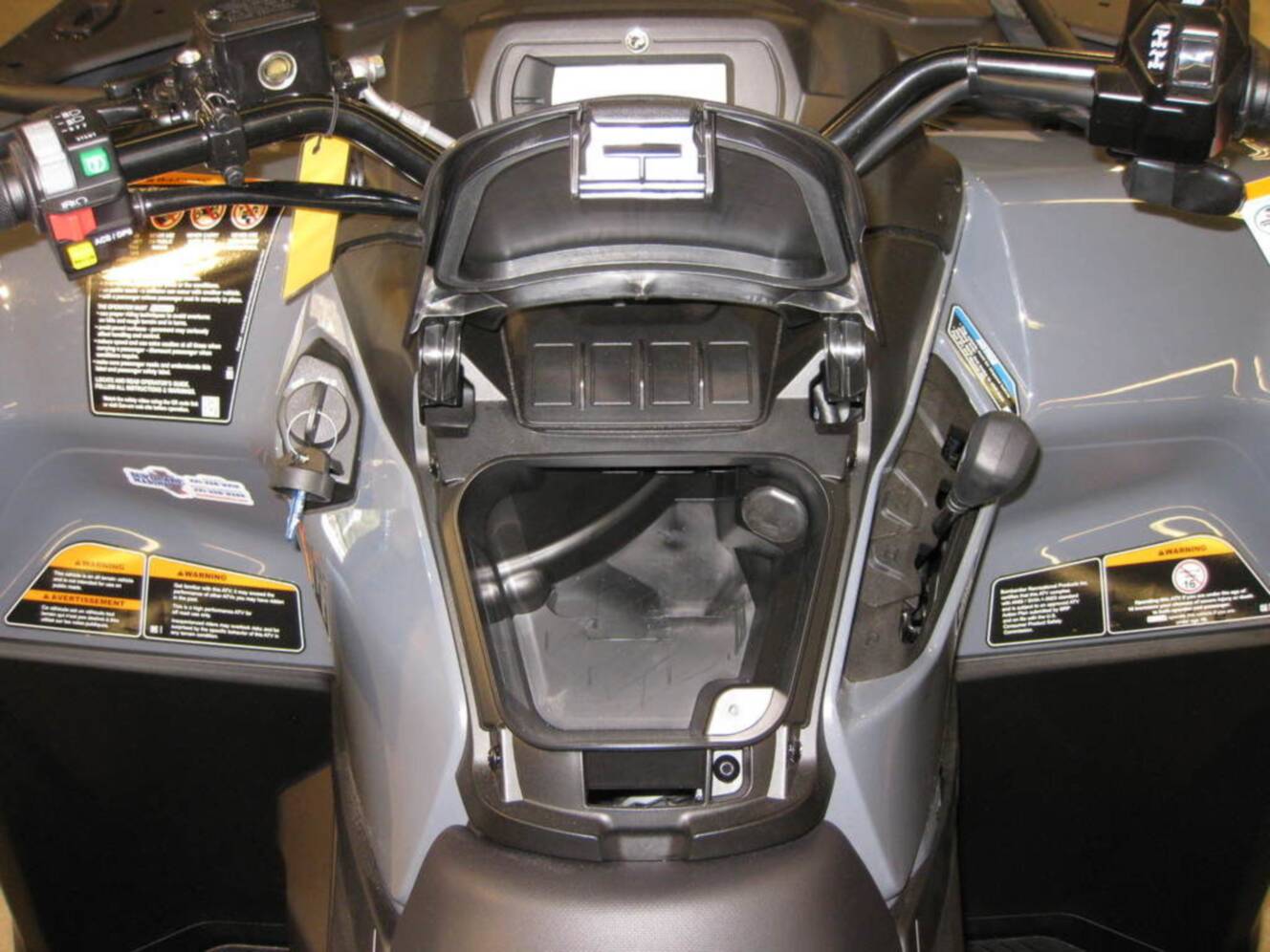 A photo of this 2026 Can-Am Outlander MAX DPS 700