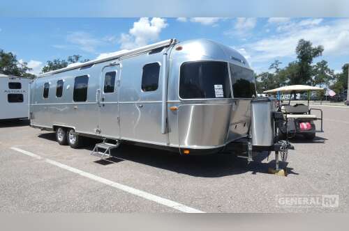 2020 Airstream CLASSIC 33FB in dover FL