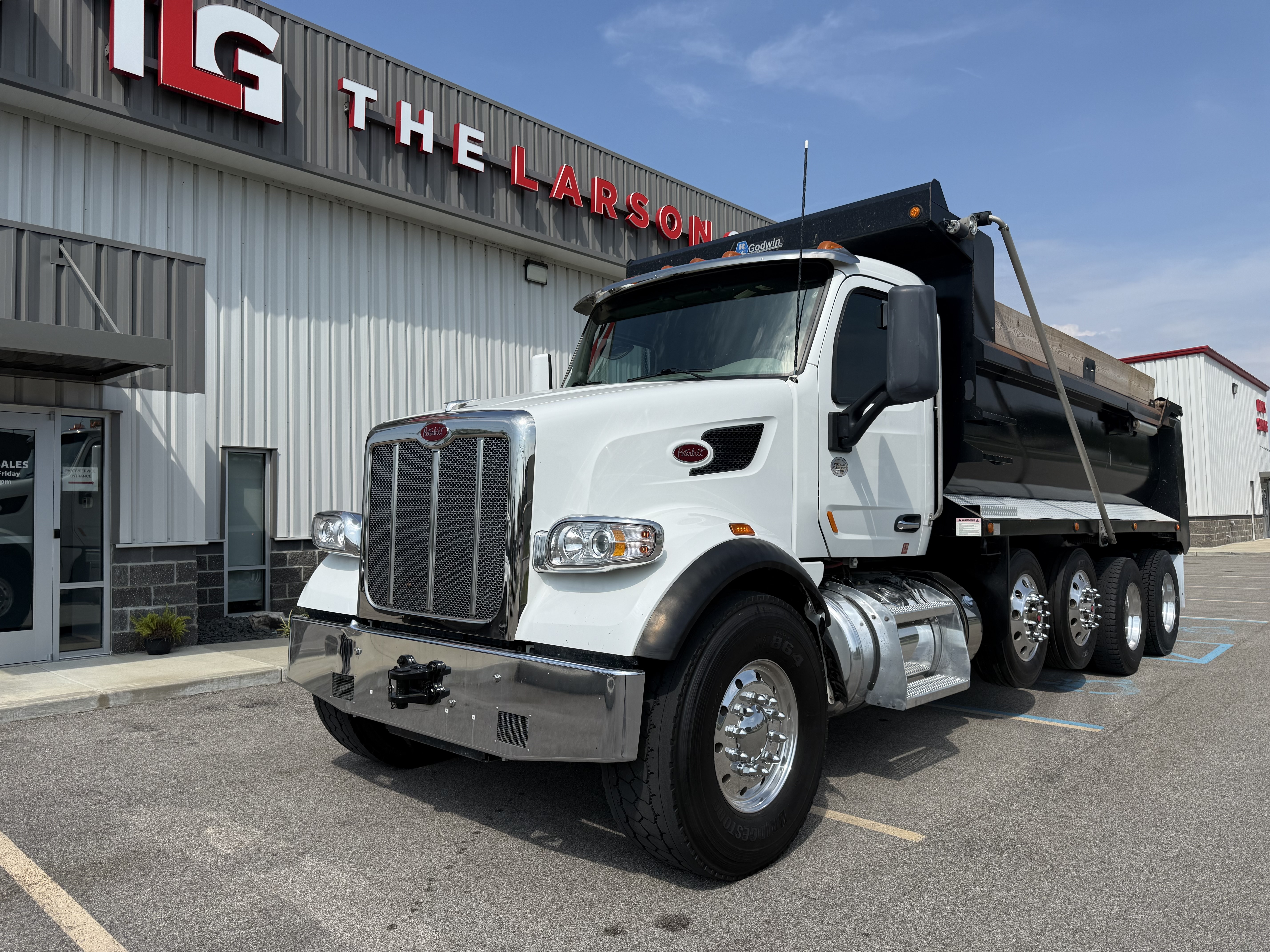 2020 PETERBILT 567 in Evansville, IN