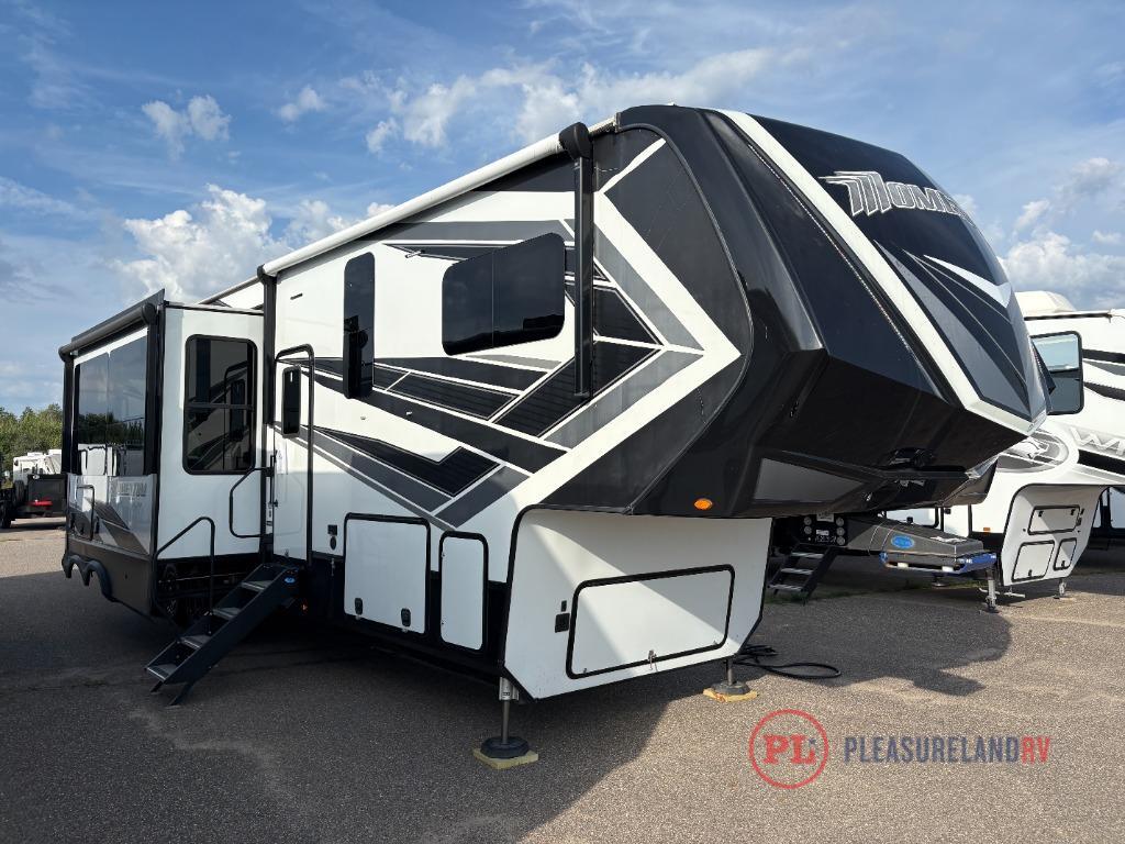 2022 Grand Design Momentum 397THS Fifth Wheel Toy Hauler RV