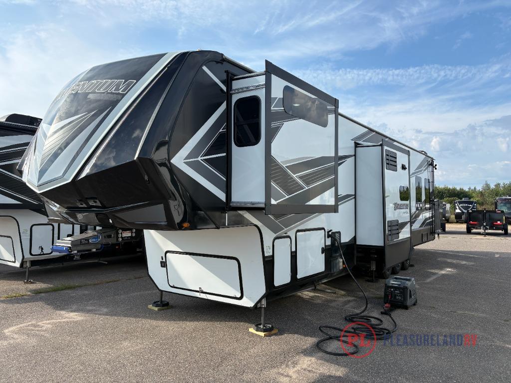 2022 Grand Design Momentum 397THS in brainerd MN
