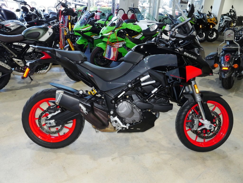 2024 Ducati Multistrada V2 S Black V2 S in Miami, FL