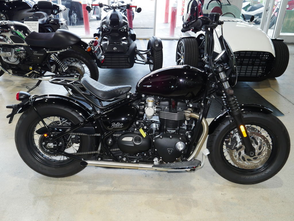 2024 Triumph Bonneville Bobber Stealth Edition STEALTH EDITION in Miami, FL
