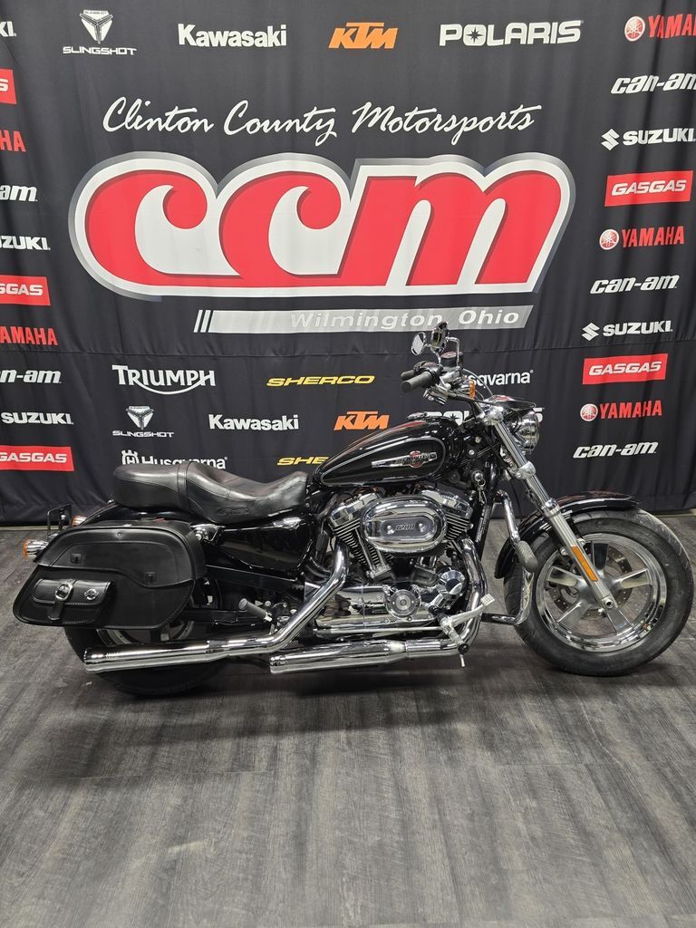 2016 Harley-Davidson® XL1200C - Sportster® 1200 Custom in Wilmington, OH