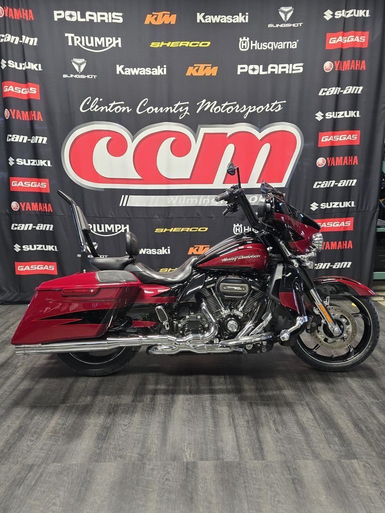 2017 Harley-Davidson® FLHXSE - CVO Street Glide® CVO in Wilmington, OH