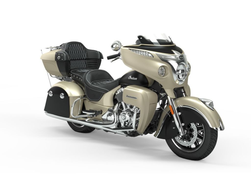 2019 Indian Motorcycle® Roadmaster® Icon Series Dirt Track Smoke/Thunder Black in Sturgis, SD