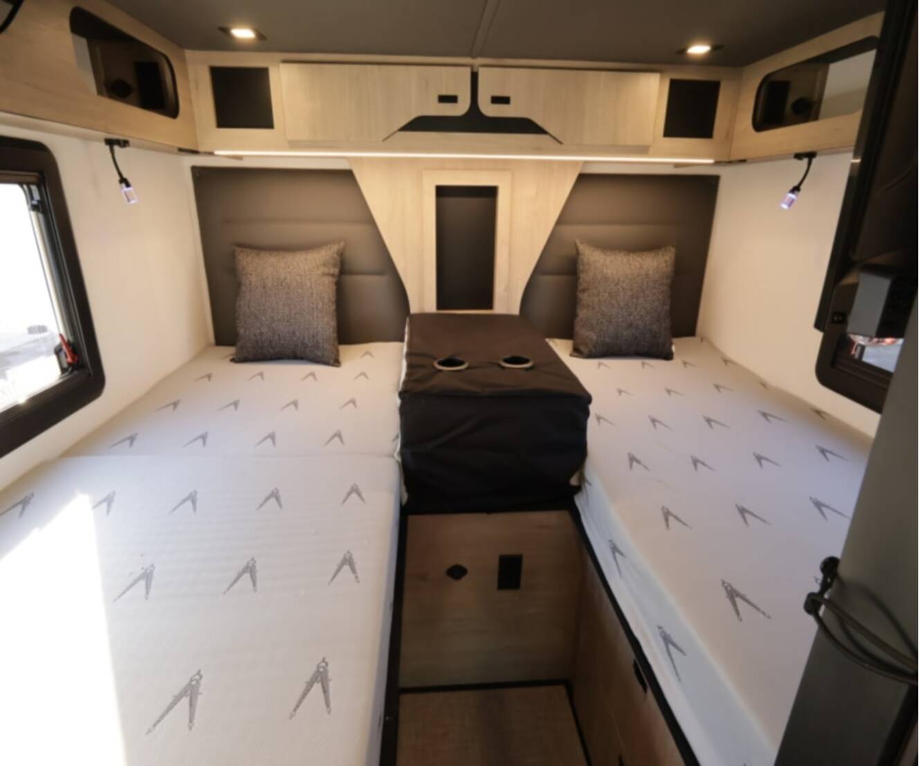 A photo of this 2027 Grand Design LINEAGE SERIES M 25TK-FBP