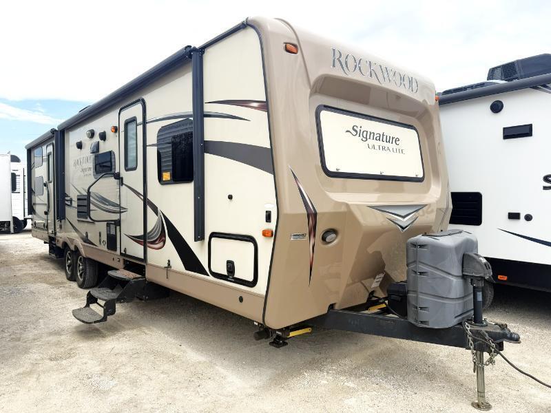2016 Forest River Rockwood Signature Ultra Lite 8311WS in neenah WI