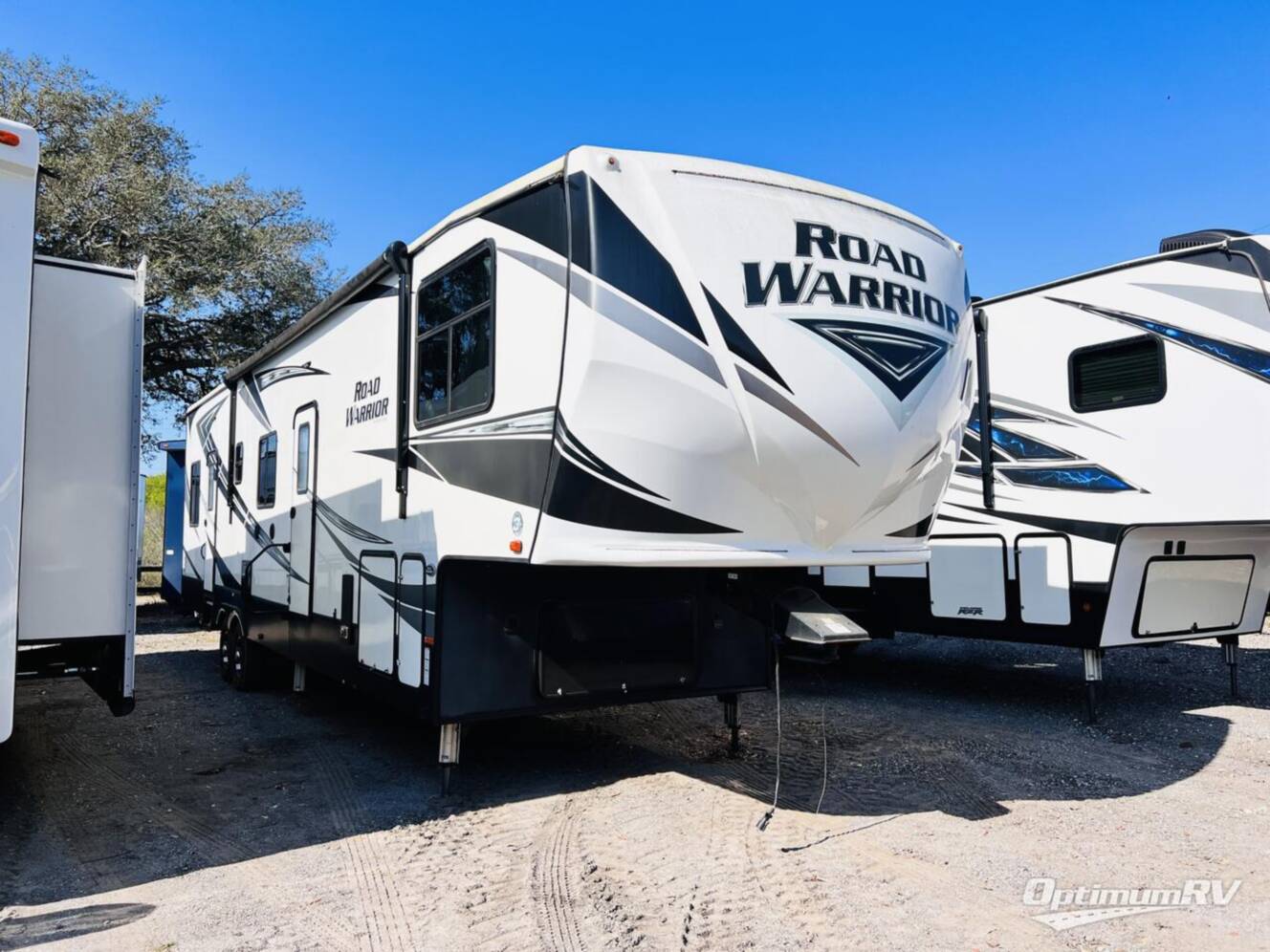 A photo of this 2019 Heartland Road Warrior 387