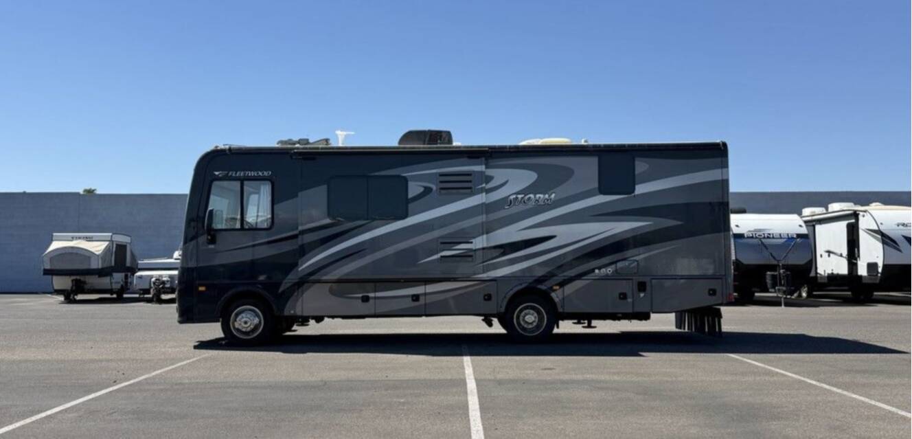 A photo of this 2016 Fleetwood Storm 30L