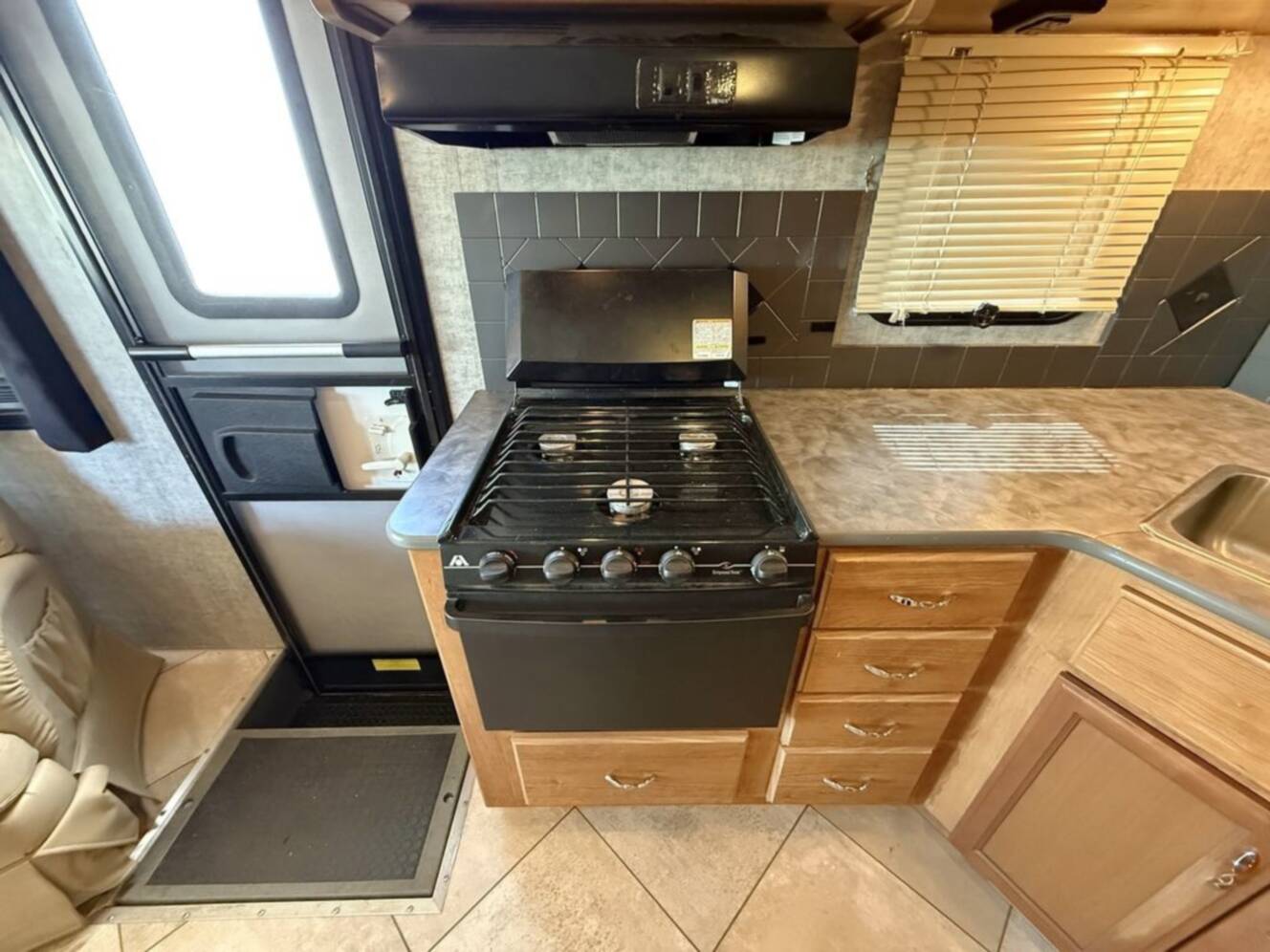 A photo of this 2016 Fleetwood Storm 30L