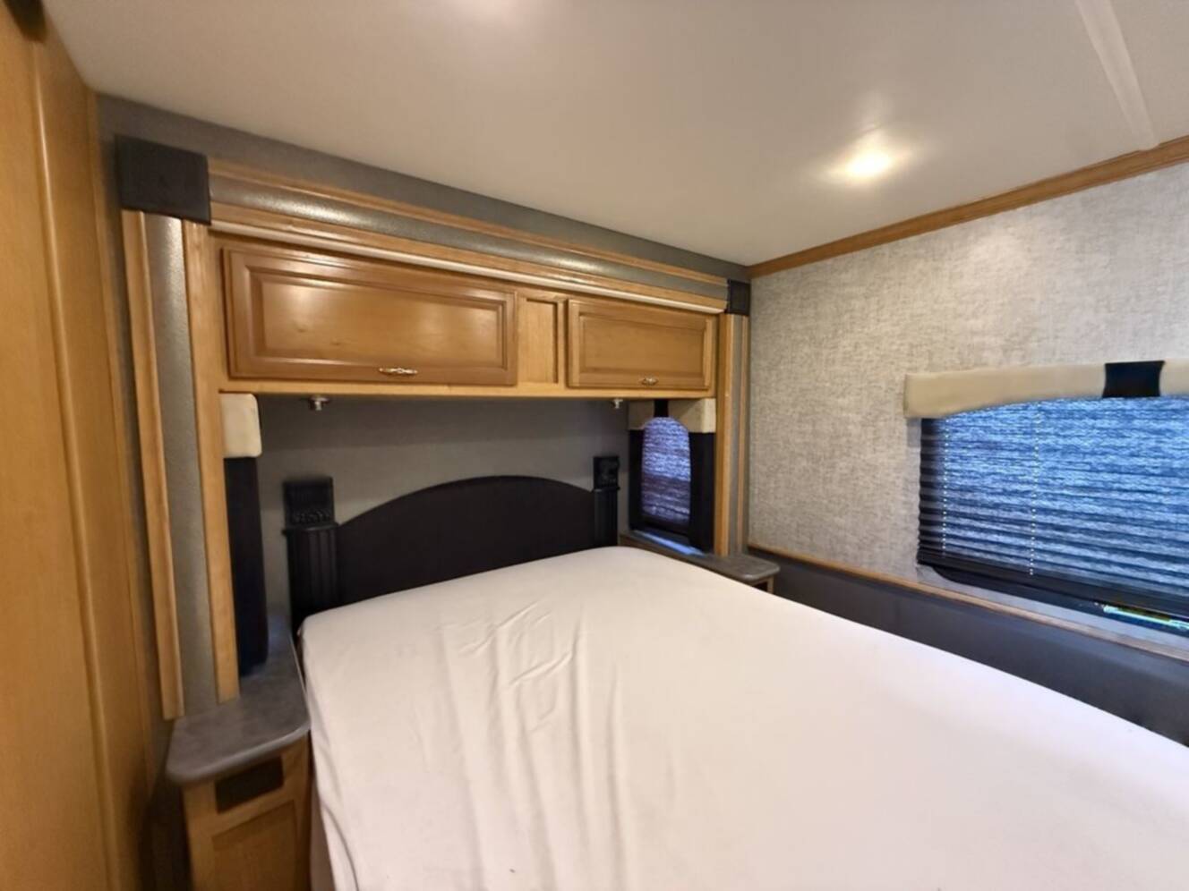 A photo of this 2016 Fleetwood Storm 30L