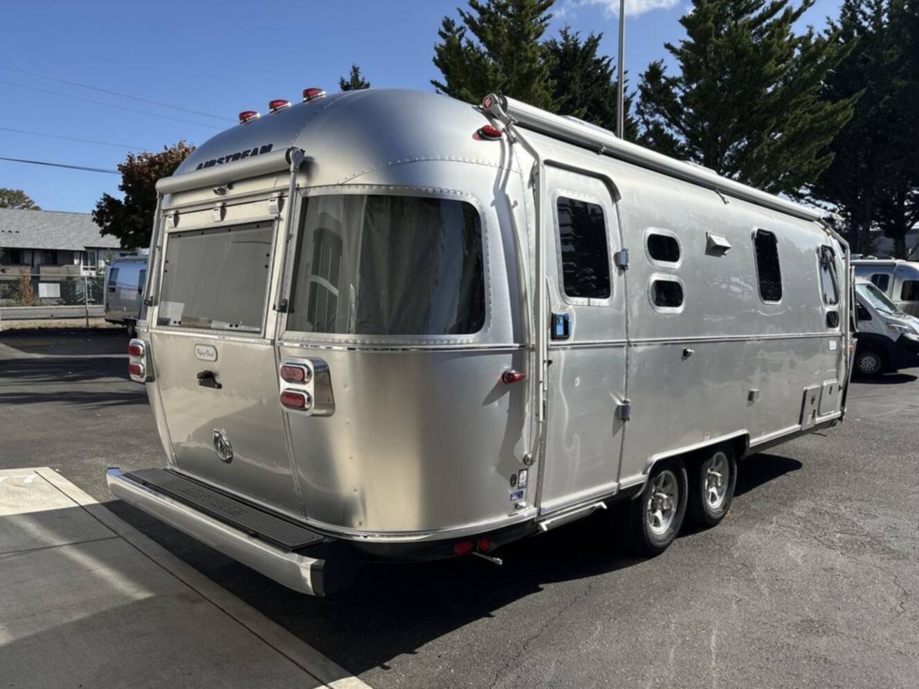 A photo of this 2026 Airstream Flying Cloud 25FB