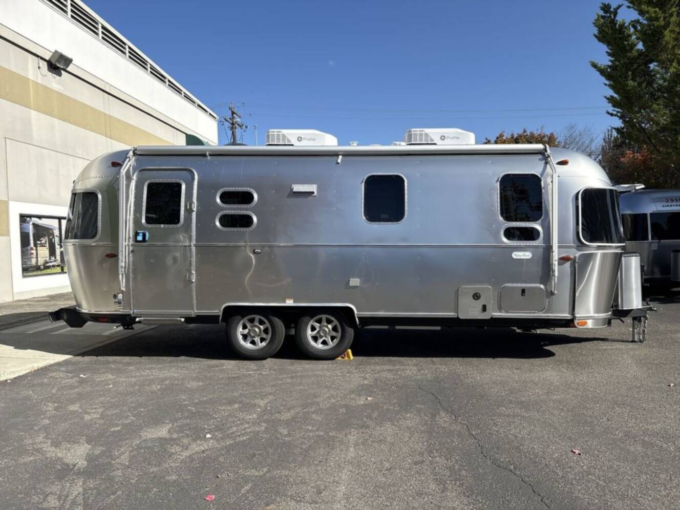 A photo of this 2026 Airstream Flying Cloud 25FB