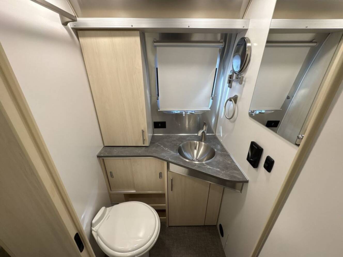 A photo of this 2026 Airstream Flying Cloud 25FB